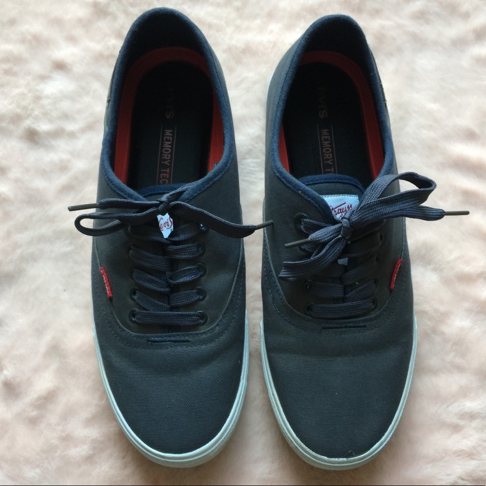 Men’s Levi’s Sneakers - Picture 4 of 6
